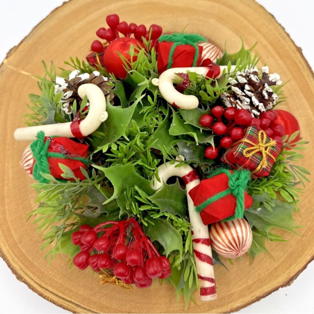 Vintage Kitchy Plastic Christmas Candle Ring Centerpiece 8”